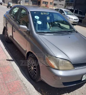 Toyota Platz 1.0 FWD 2001 Gray