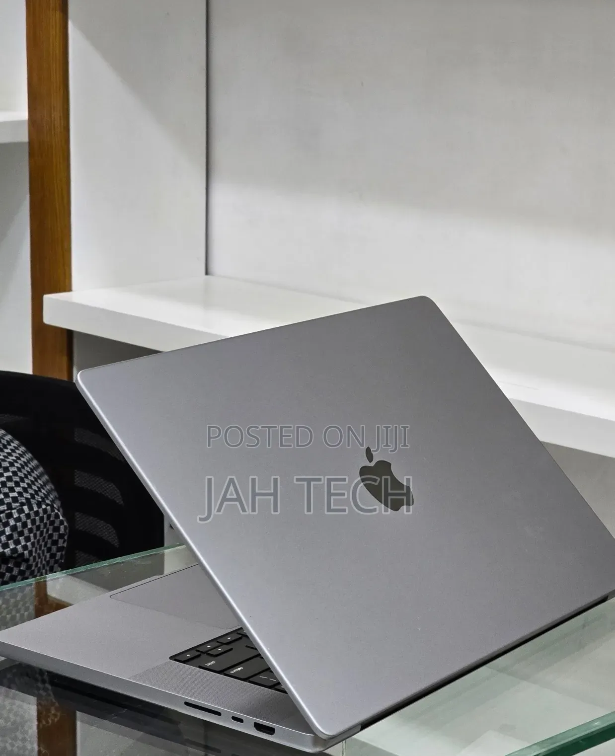 New Laptop Apple MacBook Pro 2021 M1 Max 32GB Apple M1 Max SSD 512GB