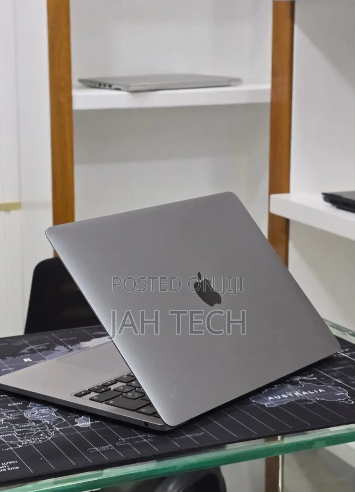 New Laptop Apple MacBook Pro 2020 8GB Intel Core i5 SSD 128GB