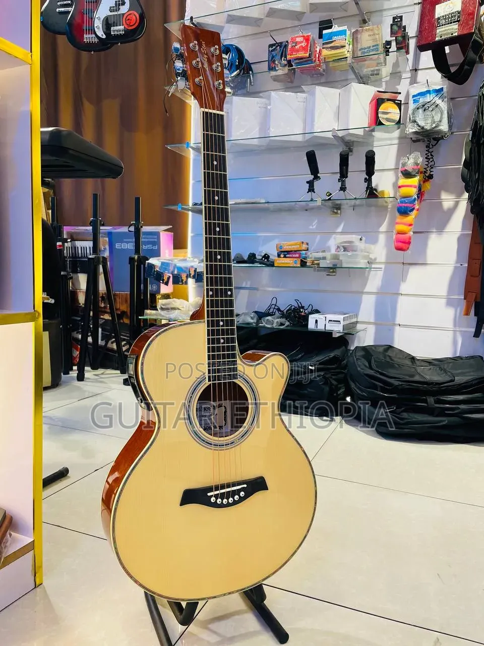 Box Guitar Luckystar