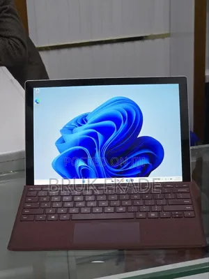 New Laptop Microsoft Surface Pro 7 8GB Intel Core i5 SSD 128GB