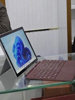 New Laptop Microsoft Surface Pro 7 8GB Intel Core i5 SSD 128GB