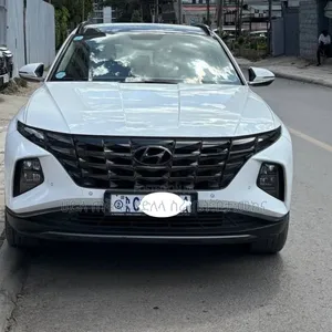 Hyundai Tucson 2022 White