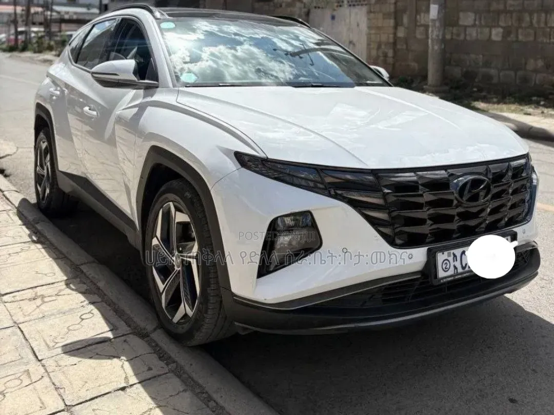 Hyundai Tucson 2022 White