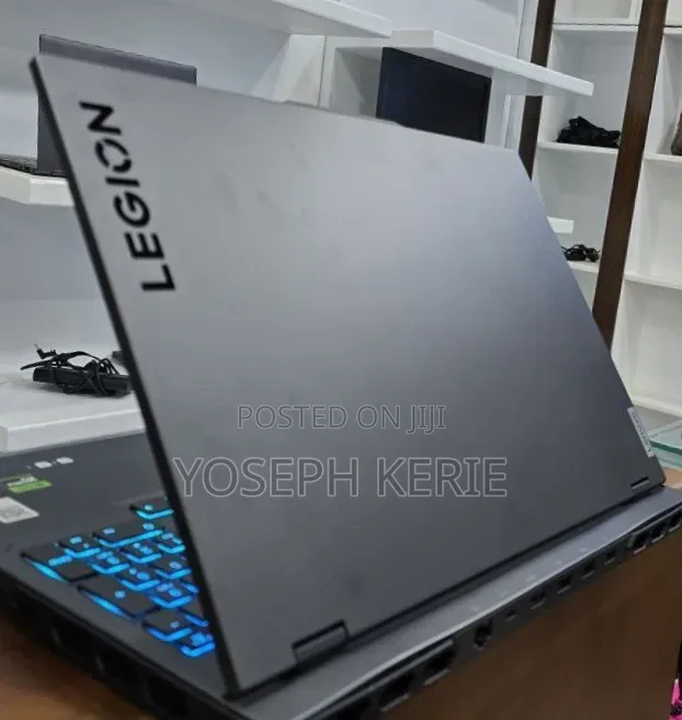 New Laptop Lenovo Legion Pro 7 32GB Intel Core i9 SSD 1T