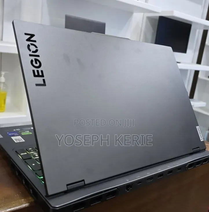 New Laptop Lenovo Legion Pro 7 32GB Intel Core i9 SSD 1T