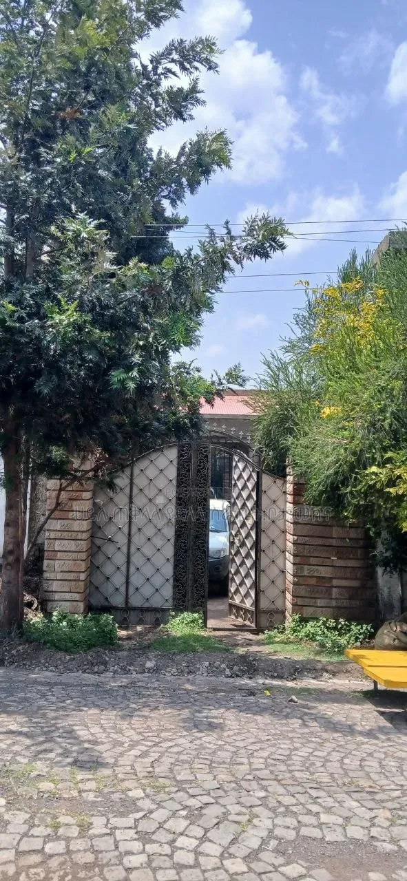 3bdrm House in Gellan City, Akaky Kaliti for sale