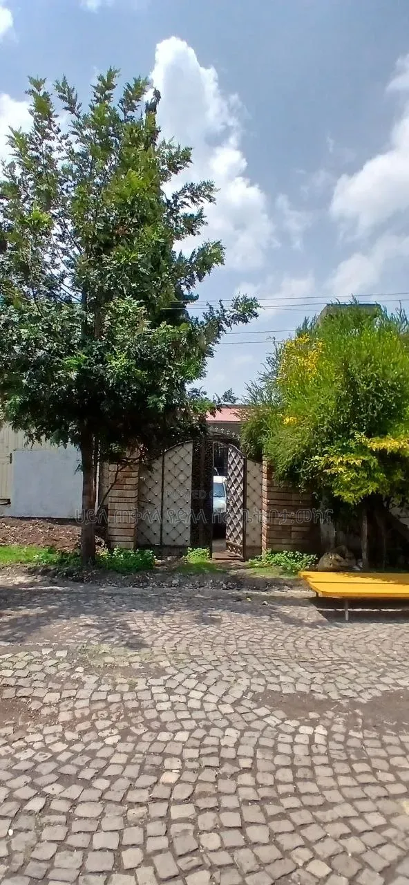 3bdrm House in Gellan City, Akaky Kaliti for sale