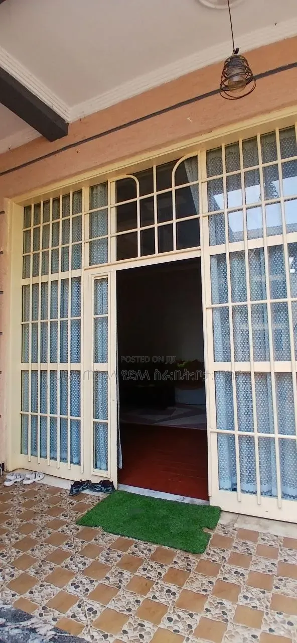 Furnished 4bdrm Villa in Ayat Area, Yeka for sale