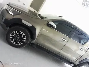 Toyota Hilux 2021 Green