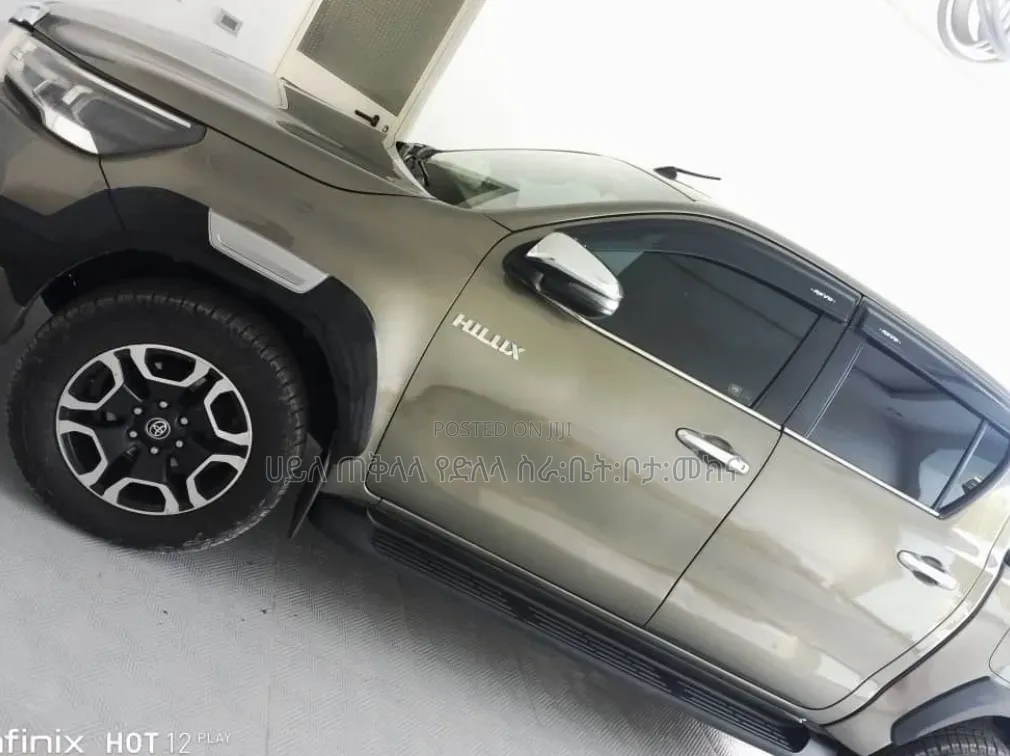 Toyota Hilux 2021 Green