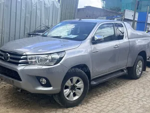 Toyota Hilux 2019 Silver