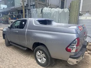 Toyota Hilux 2019 Silver