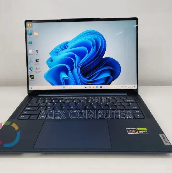 New Laptop Lenovo 16GB AMD Ryzen 7 SSD 512GB