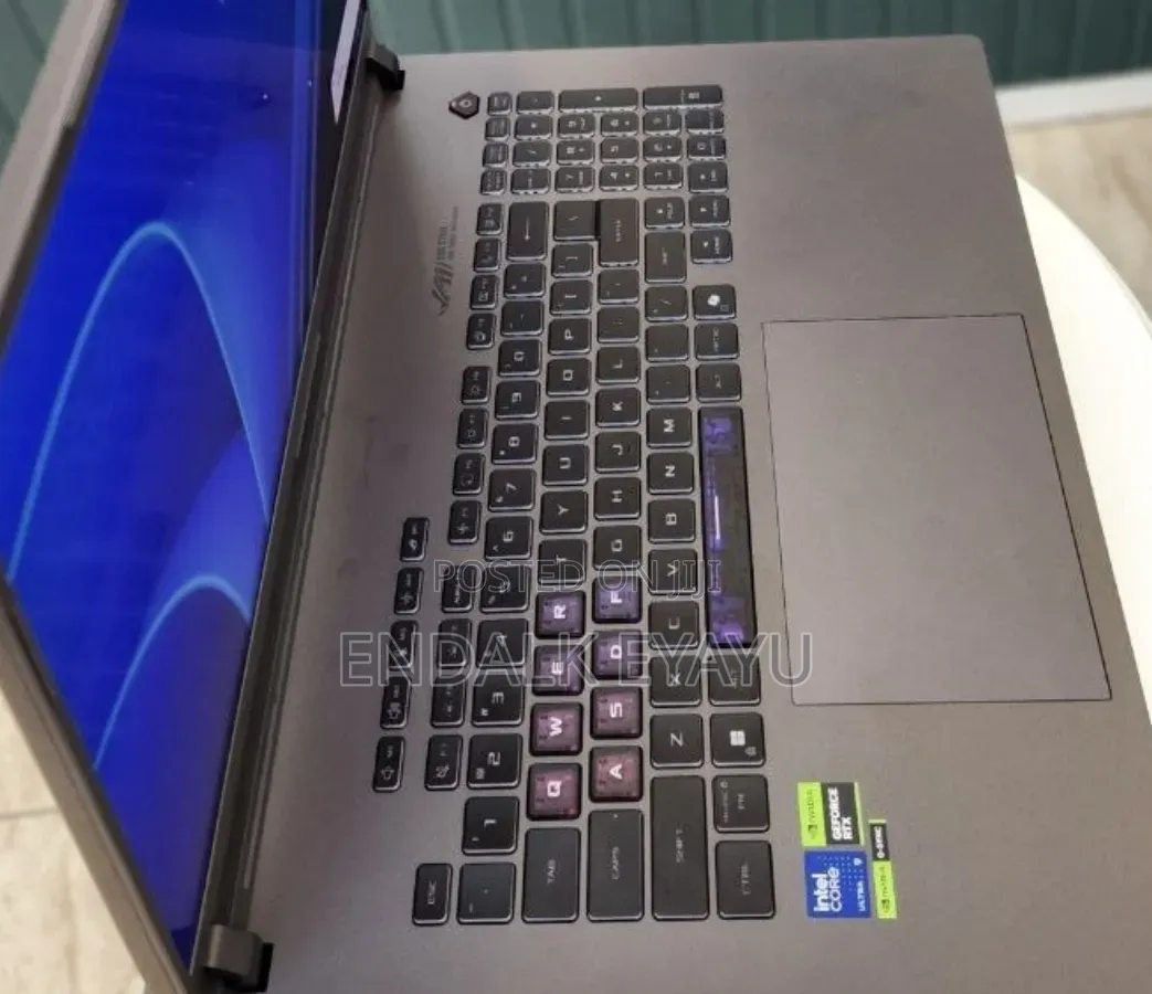 New Laptop Asus ROG Strix G18 32GB Intel Core Ultra 9 SSD 2T