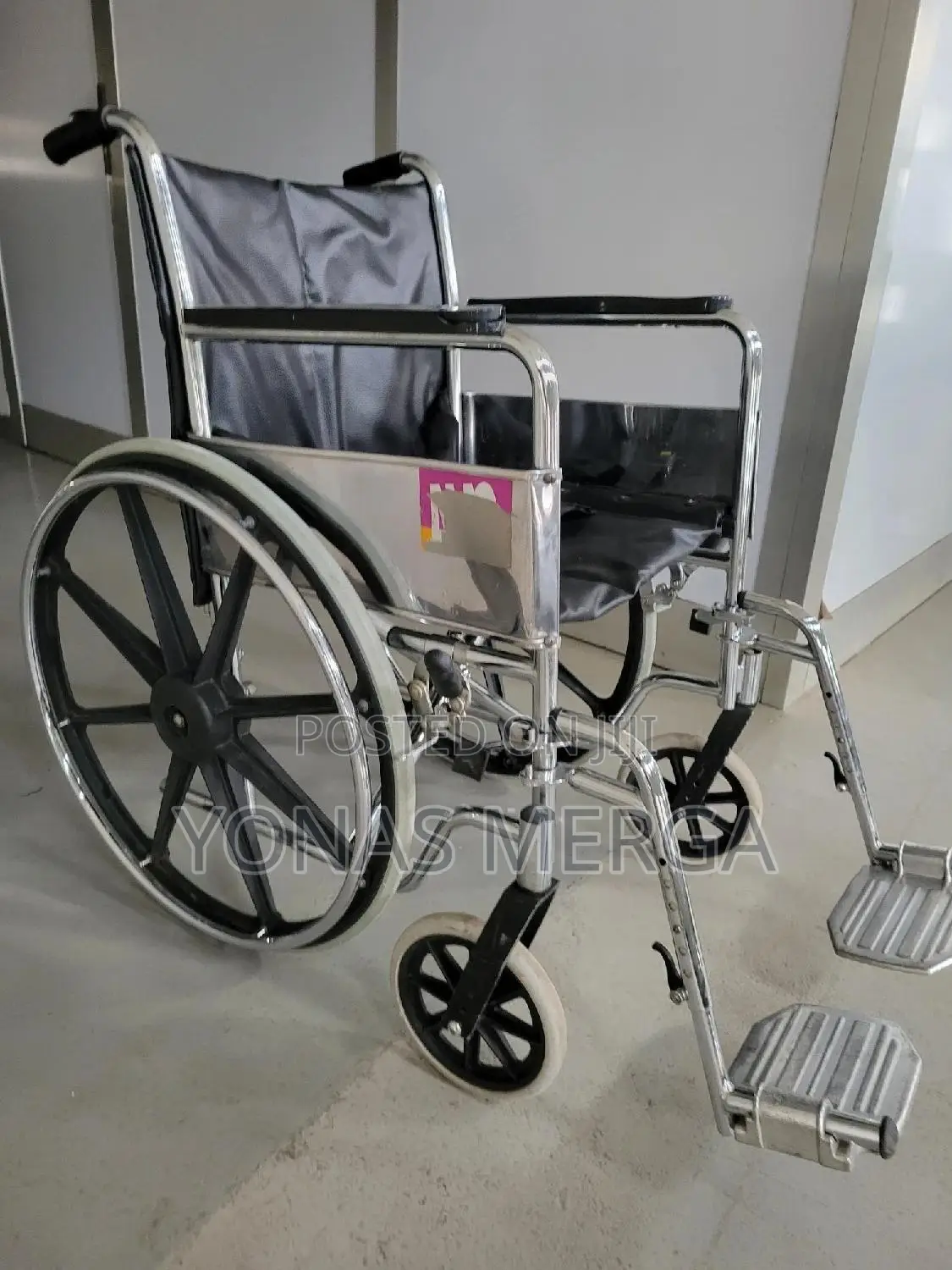 Almost New Wheelchair貓戈150kg Depending on the Specific Model.