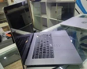 New Laptop Apple MacBook Pro 2019 16GB Intel Core i7 SSD 512GB