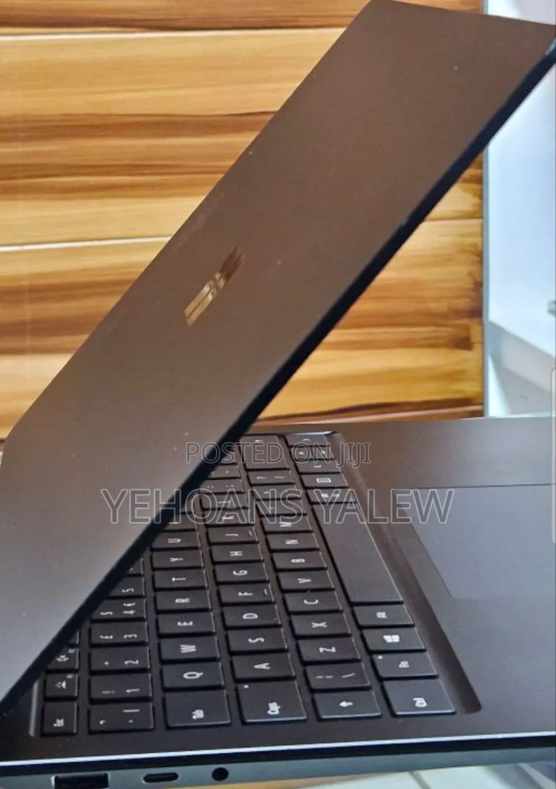 New Laptop Microsoft Surface 16GB Intel Core i7 SSD 256GB