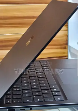 New Laptop Microsoft Surface 16GB Intel Core i7 SSD 256GB