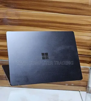 New Laptop Microsoft Surface 16GB Intel Core i7 SSD 256GB