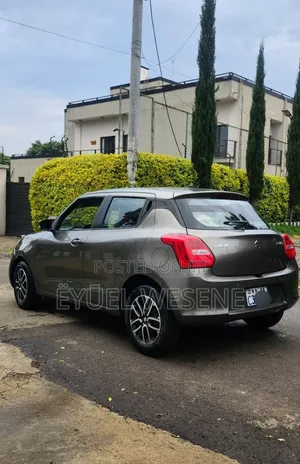Suzuki Swift 2022 Gray