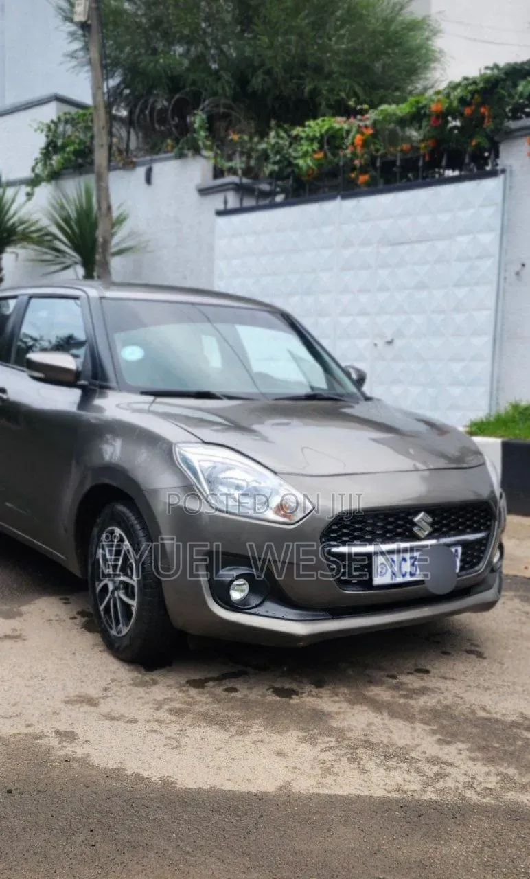 Suzuki Swift 2022 Gray