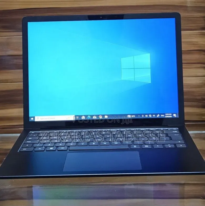 New Laptop Microsoft Surface 8GB Intel Core i7 SSD 256GB
