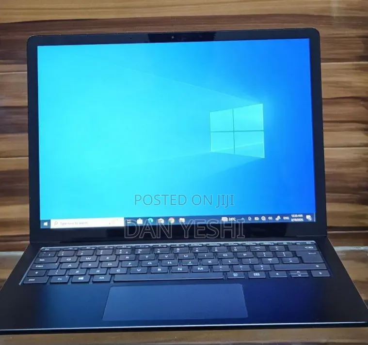 New Laptop Microsoft Surface 16GB Intel Core i7 SSD 256GB