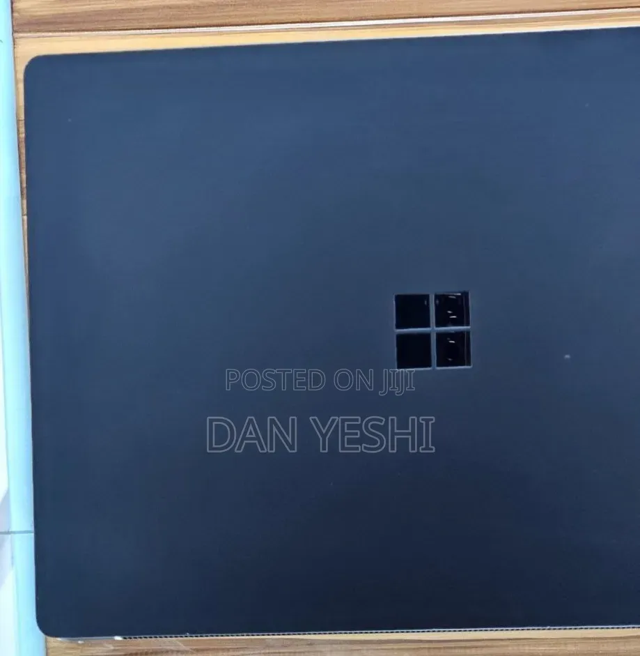 New Laptop Microsoft Surface 16GB Intel Core i7 SSD 256GB