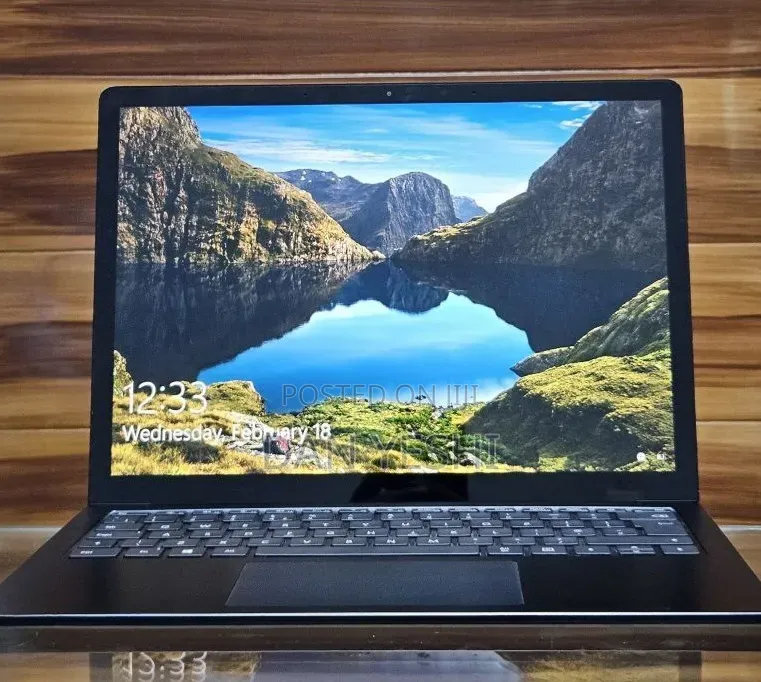 New Laptop Microsoft Surface 16GB Intel Core i7 SSD 256GB