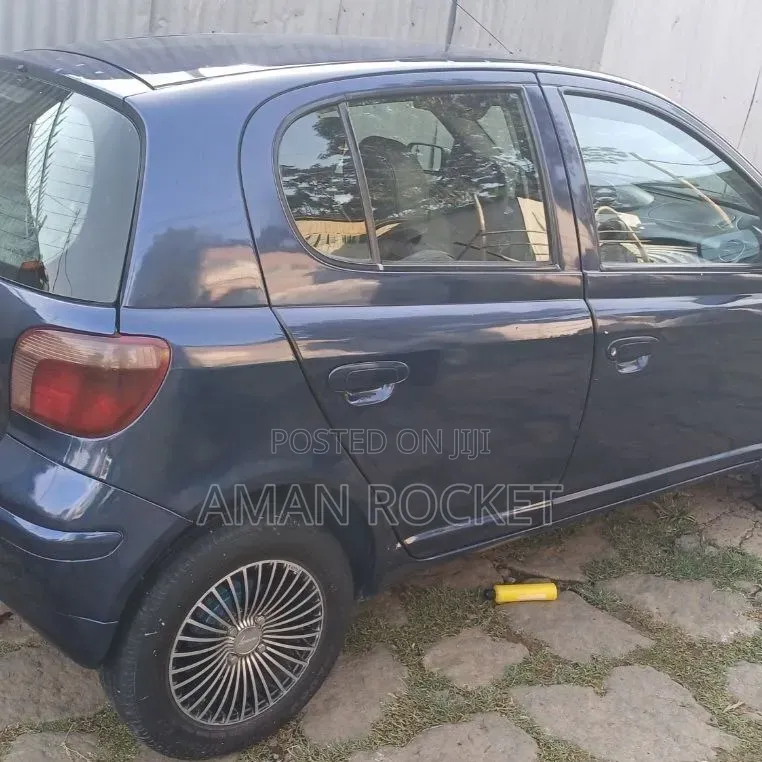 Toyota Vitz 2002 Blue