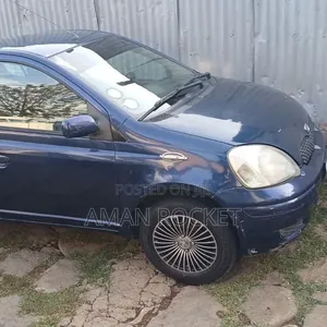 Toyota Vitz 2002 Blue