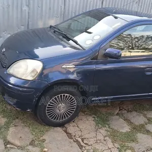 Toyota Vitz 2002 Blue