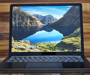 New Laptop Microsoft Surface 16GB Intel Core i7 SSD 256GB
