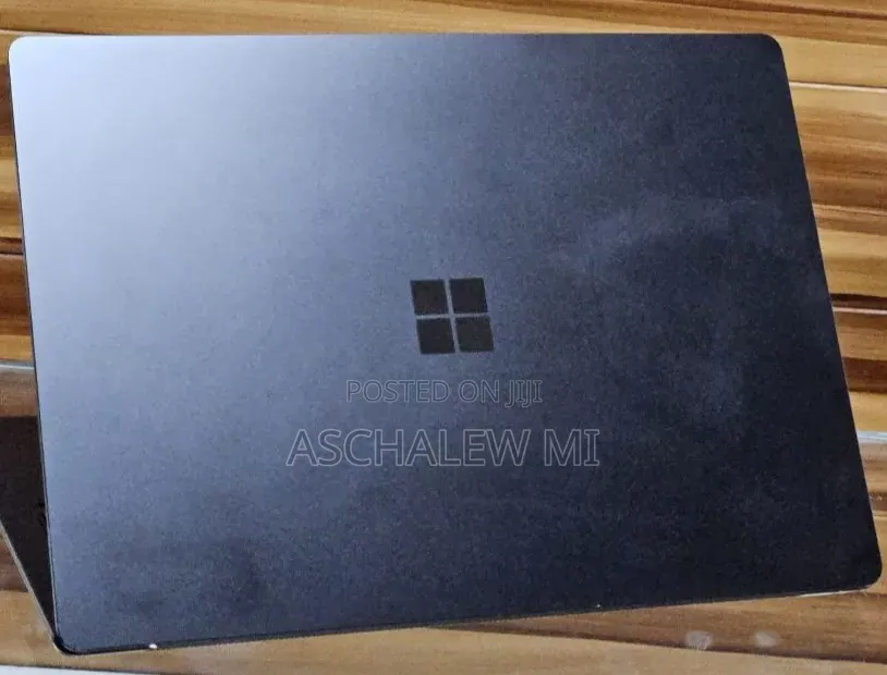 New Laptop Microsoft Surface 16GB Intel Core i7 SSD 256GB