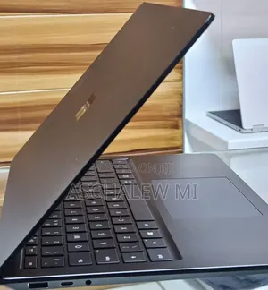 New Laptop Microsoft Surface 16GB Intel Core i7 SSD 256GB