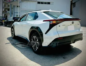 Toyota bZ4X 2023 White