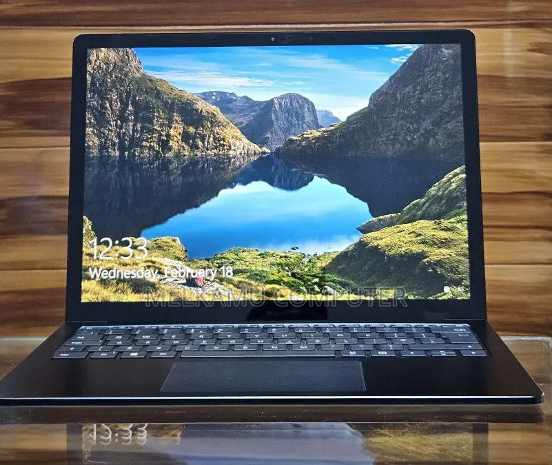 New Laptop Microsoft Surface 16GB Intel Core i7 SSD 256GB