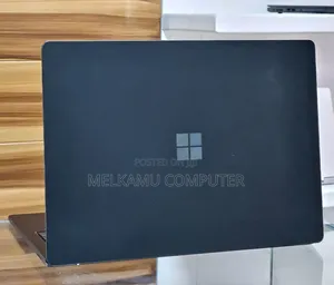 New Laptop Microsoft Surface 16GB Intel Core i7 SSD 256GB