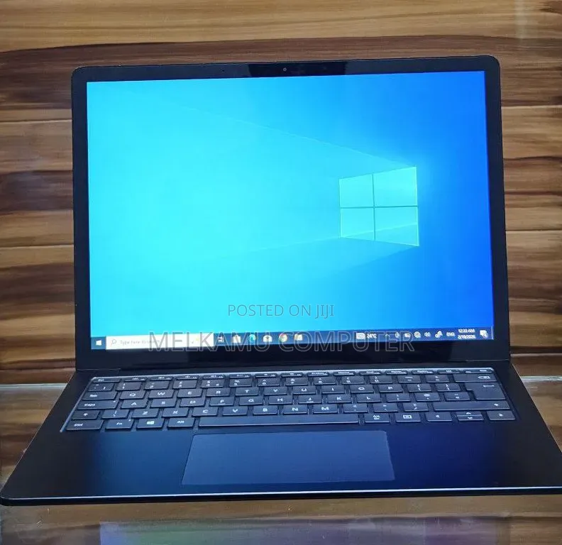 New Laptop Microsoft Surface 16GB Intel Core i7 SSD 256GB