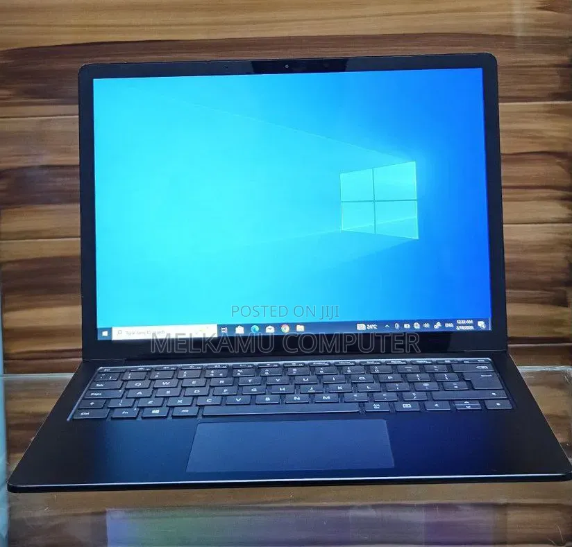 New Laptop Microsoft Surface 16GB Intel Core i7 SSD 256GB