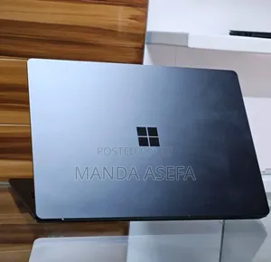 New Laptop Microsoft Surface 16GB Intel Core i7 SSD 256GB