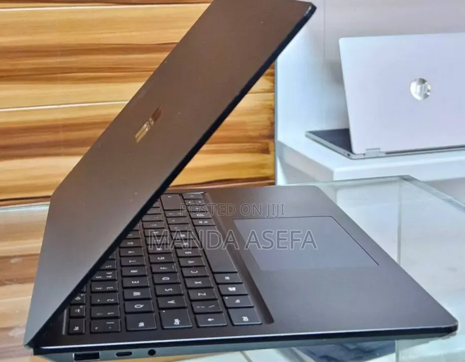 New Laptop Microsoft Surface 16GB Intel Core i7 SSD 256GB