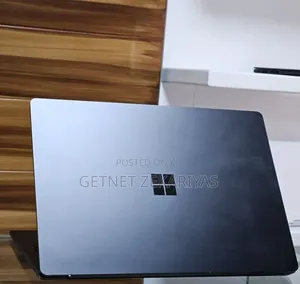New Laptop Microsoft Surface 16GB Intel Core i7 SSD 256GB