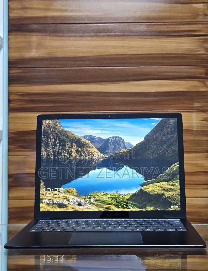 New Laptop Microsoft Surface 16GB Intel Core i7 SSD 256GB