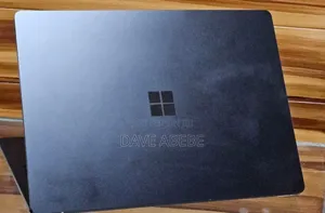 New Laptop Microsoft Surface 16GB Intel Core i7 SSD 256GB