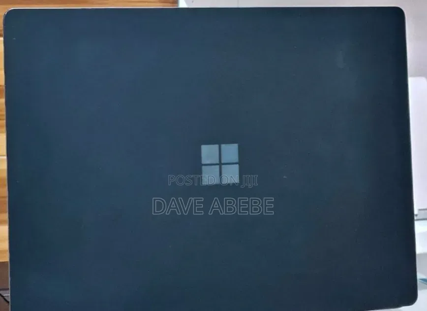 New Laptop Microsoft Surface 16GB Intel Core i7 SSD 256GB