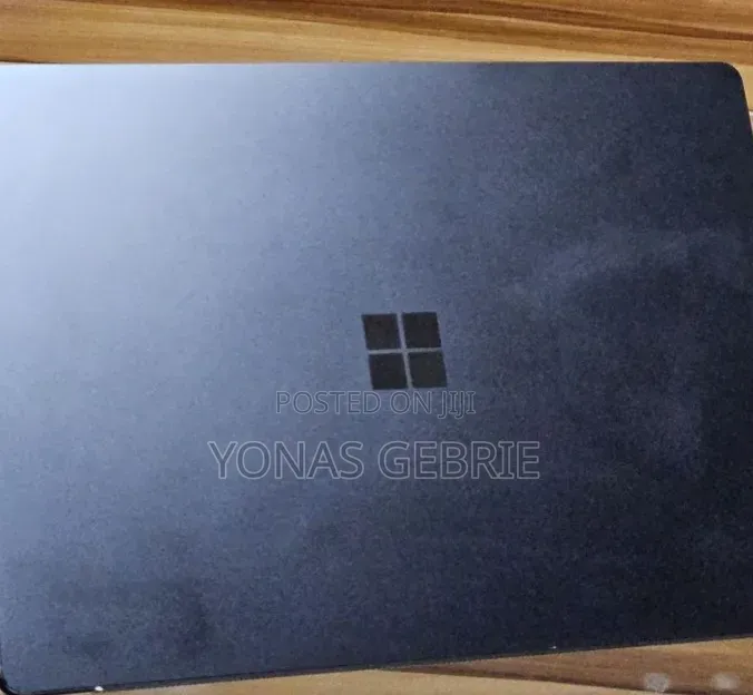 New Laptop Microsoft Surface 16GB Intel Core i7 SSD 512GB