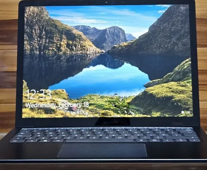 New Laptop Microsoft Surface 16GB Intel Core i7 SSD 512GB