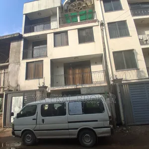 5bdrm House in አባዉራ, Kolfe Keranio for sale
